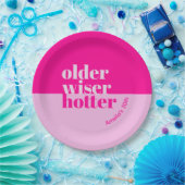 Ältere, klügere, heißere Minimal fett rosa Geburts Pappteller (Party)