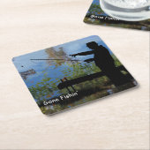 Ältere Menschen Untersetzer von Ruhestandspapieren (angewinkelt)