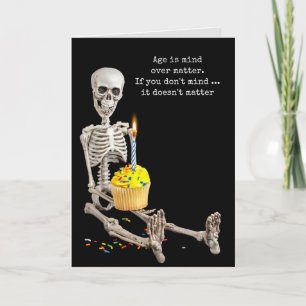 Ältere Skeleton Geburtstagskupcake Karte