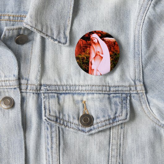 Altered Red Jungfrau Mary Button (Beispiel)