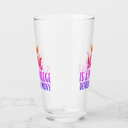 Altern ist ein Zitat-Vorstand, Großeltern Glas (Rechts)