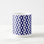 Alternate ZigZags - Deep Navy Blue und White Kaffeetasse (Mittel)