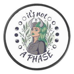 Alternative Gothic Girl Art ist keine Phase Eishockey Puck