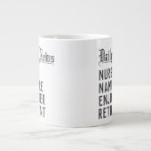 Altersgeschenk für eine Krankenschwester. Remüde N Jumbo-Tasse (Vorderseite)