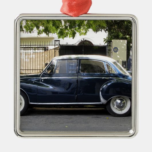 Altes, aber sehr gut behalten Audi Auto. Silbernes Ornament (Vorne)