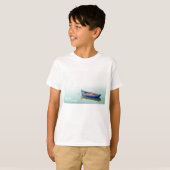 Altes Aiola Boot. Kleines Ruderboot in Seixal Bay. T-Shirt (Vorne ganz)