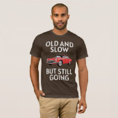Altes Auto fährt noch T-Shirt (Vorne ganz)