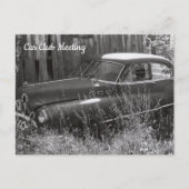 Altes Auto in der Postkarte eines Felds abgehängt (Vorderseite)