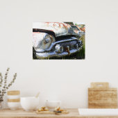 Altes Auto in einem Junkyard-Poster Poster (Küche)