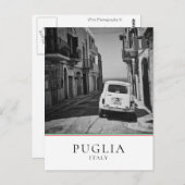 Altes Auto in einer Straße in Italien in Schwarz/W Postkarte (Vorne/Hinten)