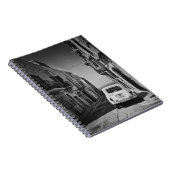 Altes Auto in einer Straße in Italien mit Meer Notizblock (Rechte Seite)