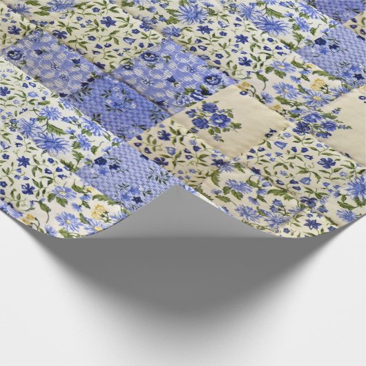 Altes blaues Blumenmuster Geschenkpapier (Ecke)