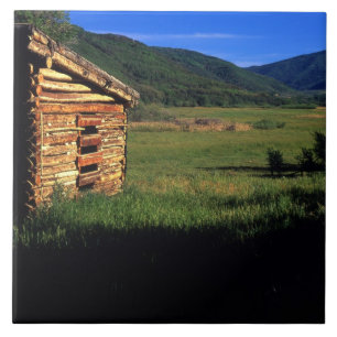 Altes Blockhaus in der Nähe von Park City, Utah. ( Fliese