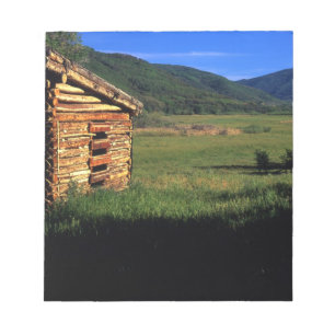 Altes Blockhaus in der Nähe von Park City, Utah. ( Notizblock