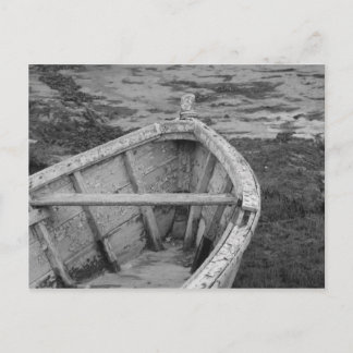 Altes Boot in Schwarz und Weiß Postkarte