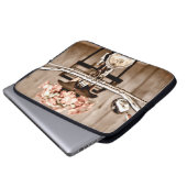 Altes Fahrrad und Blume verschwinden im Hintergrun Laptopschutzhülle (Vorne Knopf)