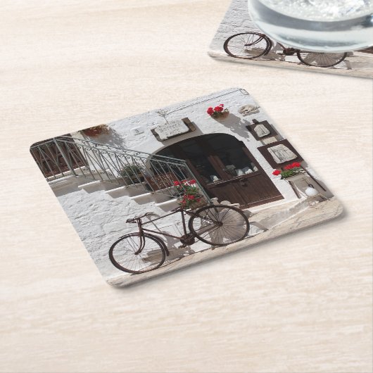 Altes Fahrrad und Schaufenster in Apulien Rechteckiger Pappuntersetzer (angewinkelt)