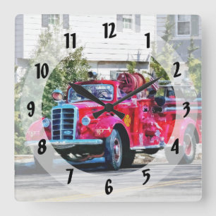 Altes Feuerwehrauto Quadratische Wanduhr