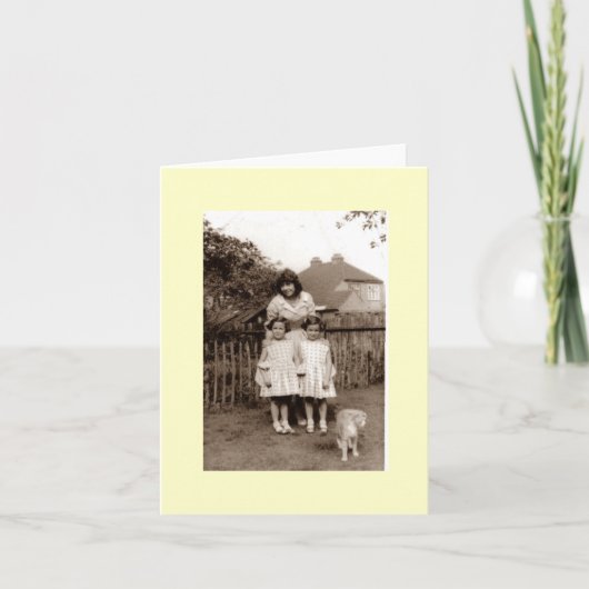 altes Foto niedlich eineiige Zwillingsmädchen mit  Karte (Vorderseite)