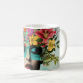 Altes Frauenporträt mit Blumen Kaffeetasse (VorderseiteRechts)