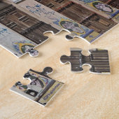 Altes Gebäude mit Balkon-Graffiti u. Türen Puzzle (Seite)