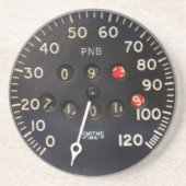 Altes Geschwindigkeitsmessermessgerät von einem Sandstein Untersetzer (Vorne)