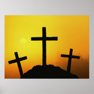Altes, gewölbtes Holzkreuz auf dem Hügel Calvary b Poster