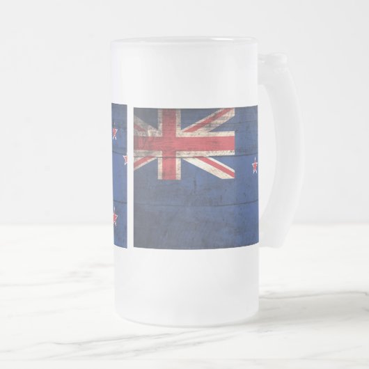 altes Holz - Neuseeland - Flagge; Mattglas Bierglas (VorderseiteRechts)