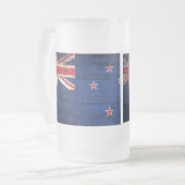 altes Holz - Neuseeland - Flagge; Mattglas Bierglas (Vorderseite Links)