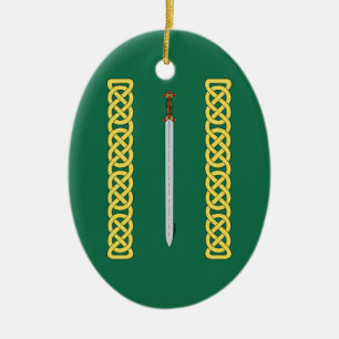 Altes keltisches Schwert und Knüpfarbeit Keramikornament