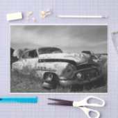 Altes klassisches Auto in einem Junkyard Decoupage Seidenpapier (Handwerk)