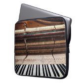 Altes Konzertpiano Foto Laptopschutzhülle (Vorderseite Links)