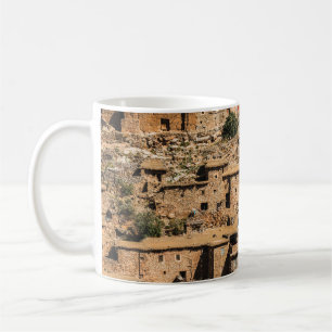 Altes ländliches traditionelles Dorf in Marokko. Kaffeetasse