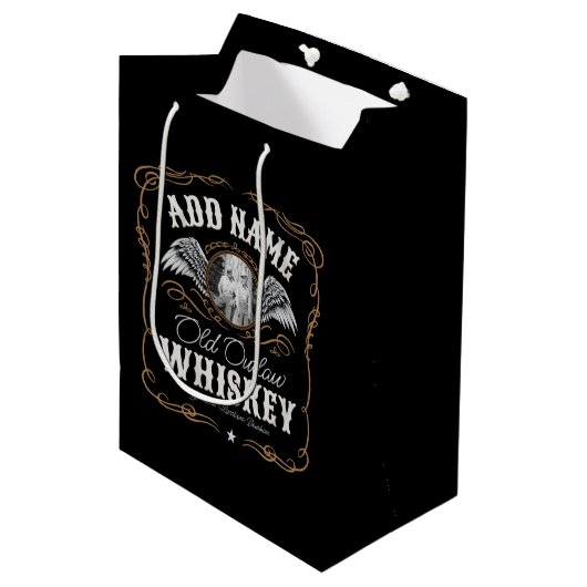 Altes Moonshine Whiskey-Etikett und FOTO Familienn Mittlere Geschenktüte (Vorderseite Schrägansicht)