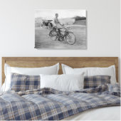 Altes Motorrad mit Laternenscheinwerfer Leinwanddruck (Insitu (Schlafzimmer))