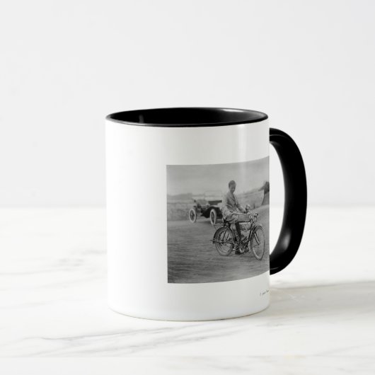 Altes Motorrad mit Laternenscheinwerfer Tasse (VorderseiteRechts)