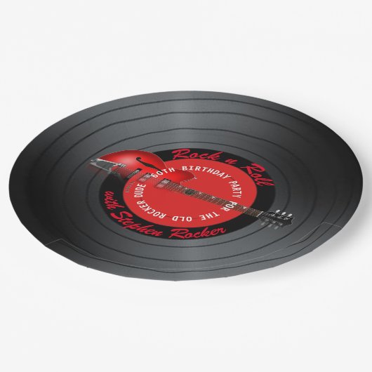 Altes Pappteller (Schrägansicht)