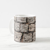 Altes Pflastersteingebäude an der Straße, anc Kaffeetasse (Vorderseite Links)