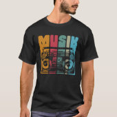 Altes Radio und mobiles Stereo-System mit Backprin T-Shirt (Vorderseite)
