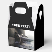 Altes rostes U-Boot Geschenkschachtel (Geöffnet)