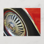 Altes rotes Auto mit Hubcap - Postkarte (Vorderseite)