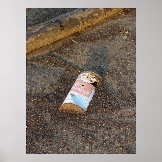 Altes Rusty Bier Kann entlang des Mississippi Rive Poster (Vorne)