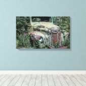 Altes Rusty Scrap Car Leinwanddruck (Insitu (Holzboden))