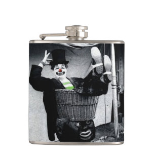 Altes Schwarzweiss-Foto einer Goofy Clown-Flasche Flachmann