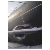 Altes U-Boot im Schnee Klemmbrett (Rückseite)