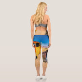 Altes und verlassenes Auto in Solitaire, Namibia Capri Leggings (Rückseite)