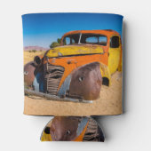 Altes und verlassenes Auto in Solitaire, Namibia Dosenkühler (Rückseite)