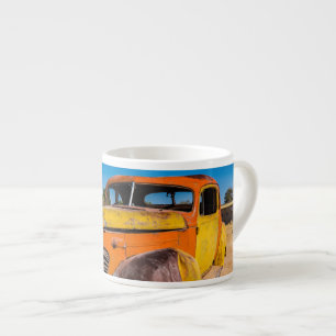 Altes und verlassenes Auto in Solitaire, Namibia Espressotasse