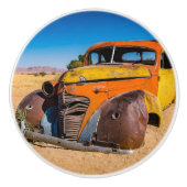Altes und verlassenes Auto in Solitaire, Namibia Keramikknauf (Vorderseite)