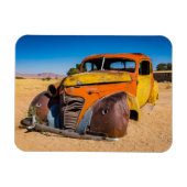 Altes und verlassenes Auto in Solitaire, Namibia Magnet (Horizontal)